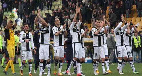 استقالة رئيس بارما اعتراضا على استبعاد فريقه من دوري أوروبا